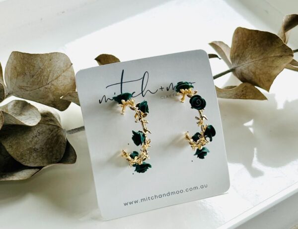 Rose-Leaf Hoop in Serpentine