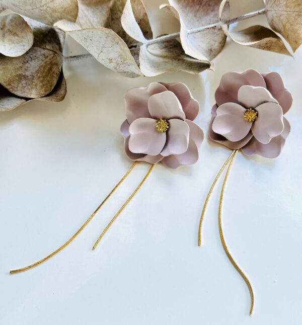 Trinity Flower Dangle-Stud  in Diverse Beige